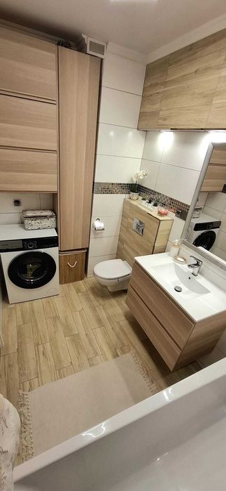Klimatyczne 3 pokoje (64m²) + wielki balkon 12m², 2 miejsca, komórka!