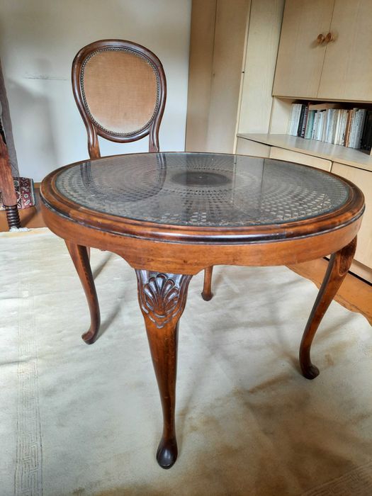 stół okrągły antyk drewno rattan i krzesło styl Ludwikowski-  komplet