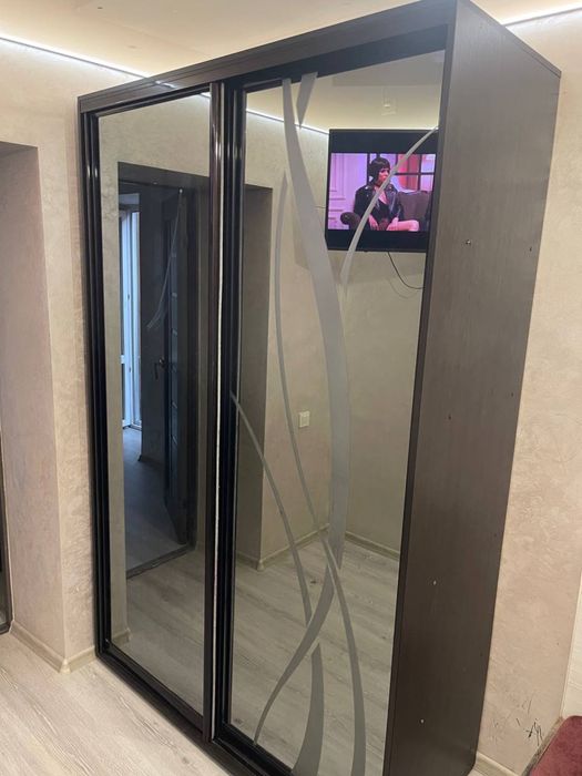 Шафа купе зручна практична