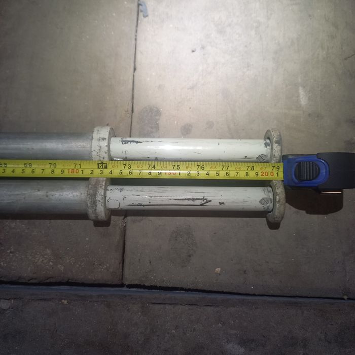 Алюмінієвиє трубки телескоп. Скоріше за все з палатки .