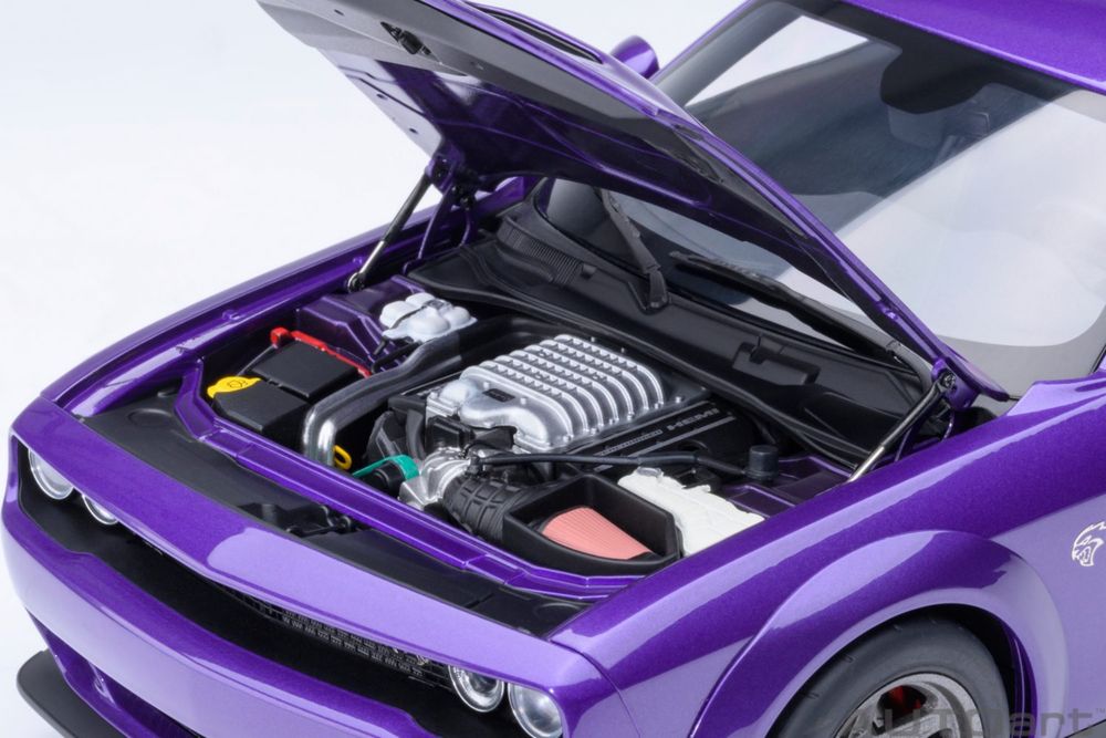 Nowość AUTOart Dodge Challenger SRT Super Stock 2023  Plum Crazy 1/18