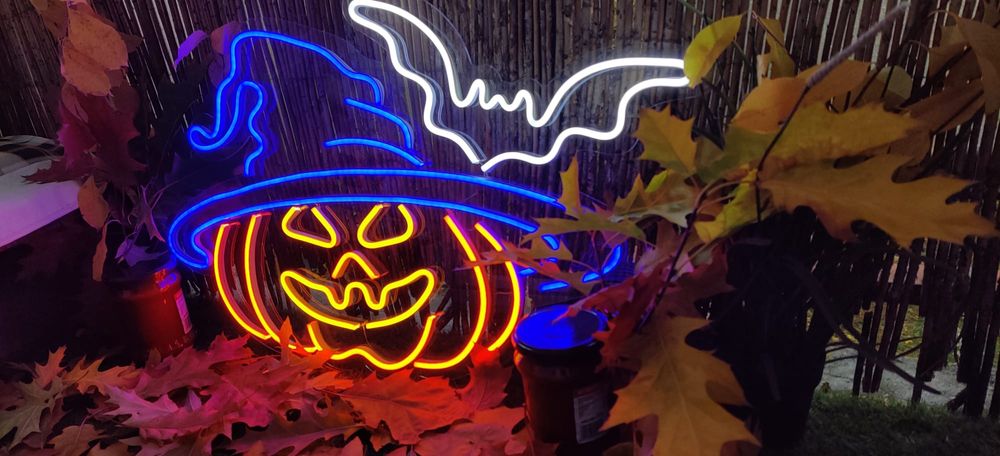 Neon LED na halloween dynia nietoperz