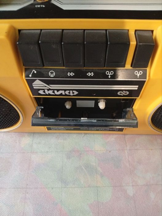 Кассетный магнитофон