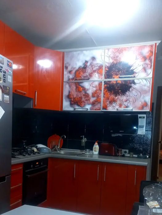 Велика 1ккв біля метро Спортивна,Автовокзал,Кінний