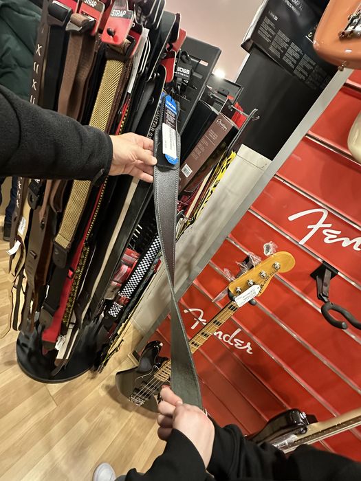 Eletronica em Guitarras, baixos, amps, PAs, pedais efeitos