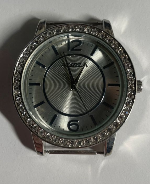 zegarek srebrny z cyrkoniami