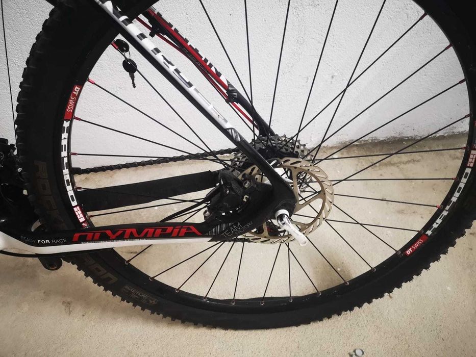 Bicicleta em carbono OLYMPIA Roda 29
