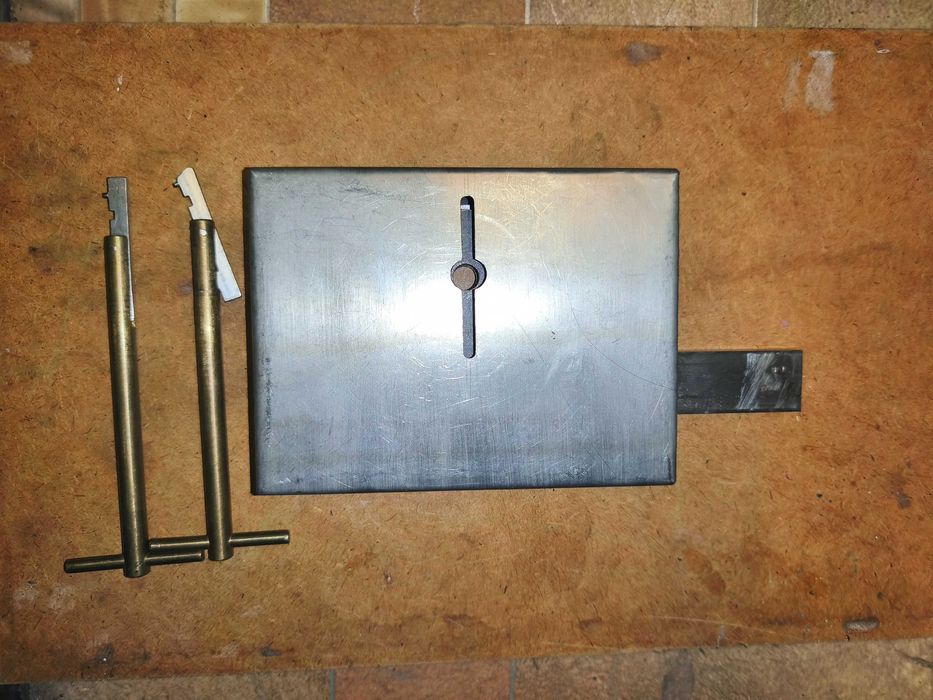 Продам замок Журавель