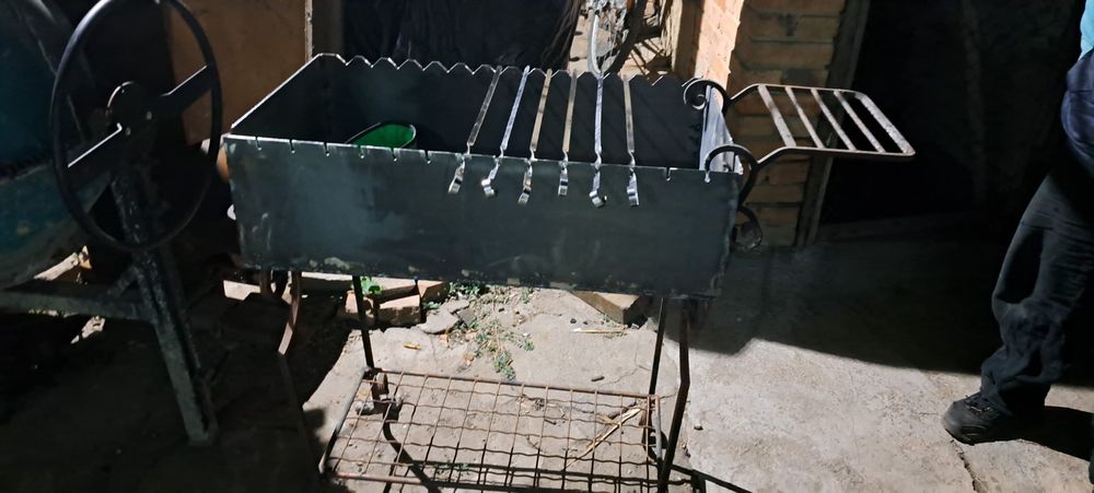 Зварювальник металоконструкцій сварщик