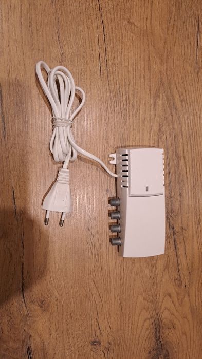 Wzmacniacz antenowy Terra HS016