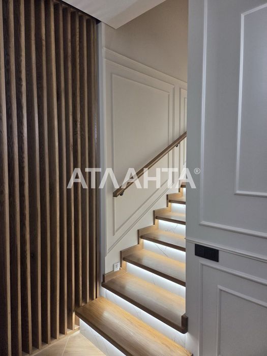 Продається двоповерховий котедж в районі вулиці Ярослава Мудрого