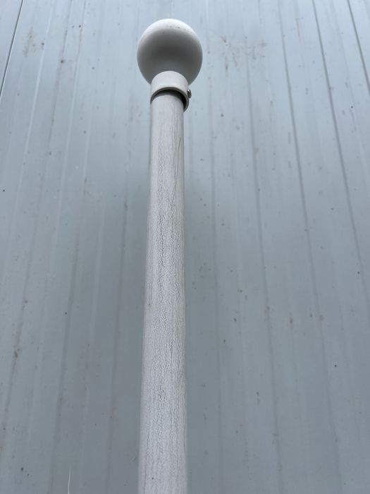 Varão branco para cortinados