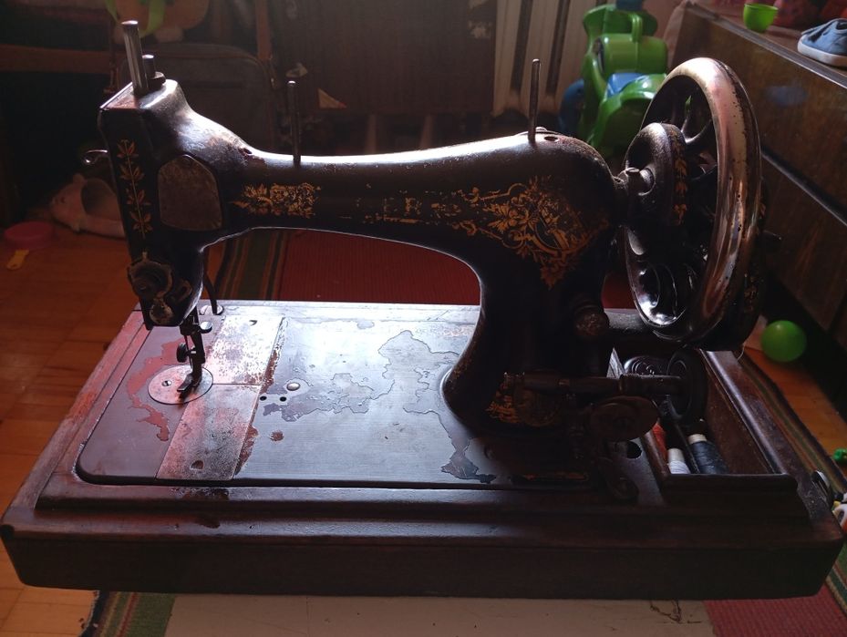 Швейна машинка .
