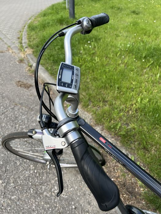 Rower elektryczny GIANT TWIST koła 28 cali zadbany
