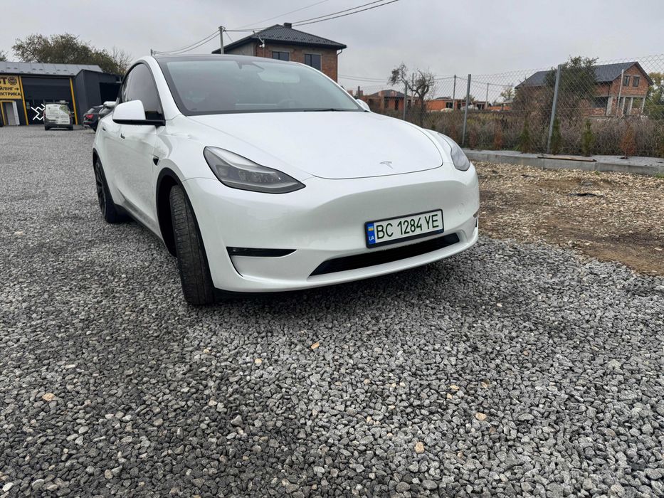 Tesla model Y Performance