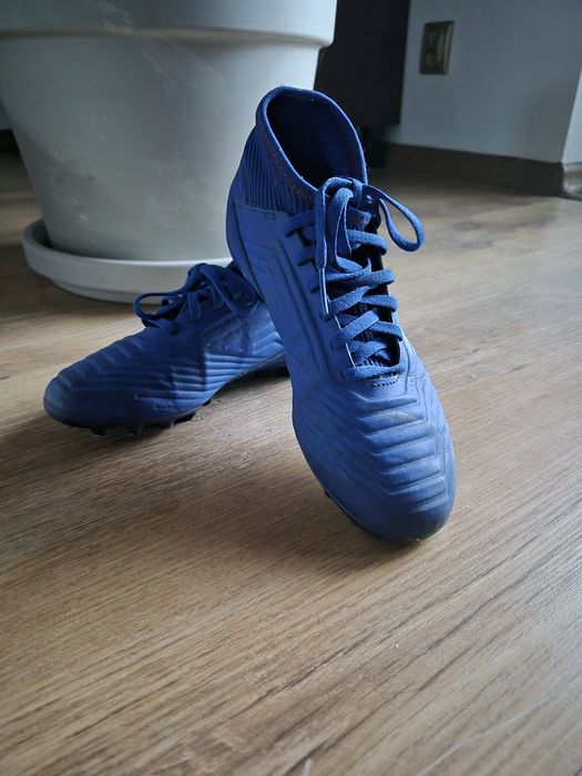 Korki do piłki nożnej Adidas