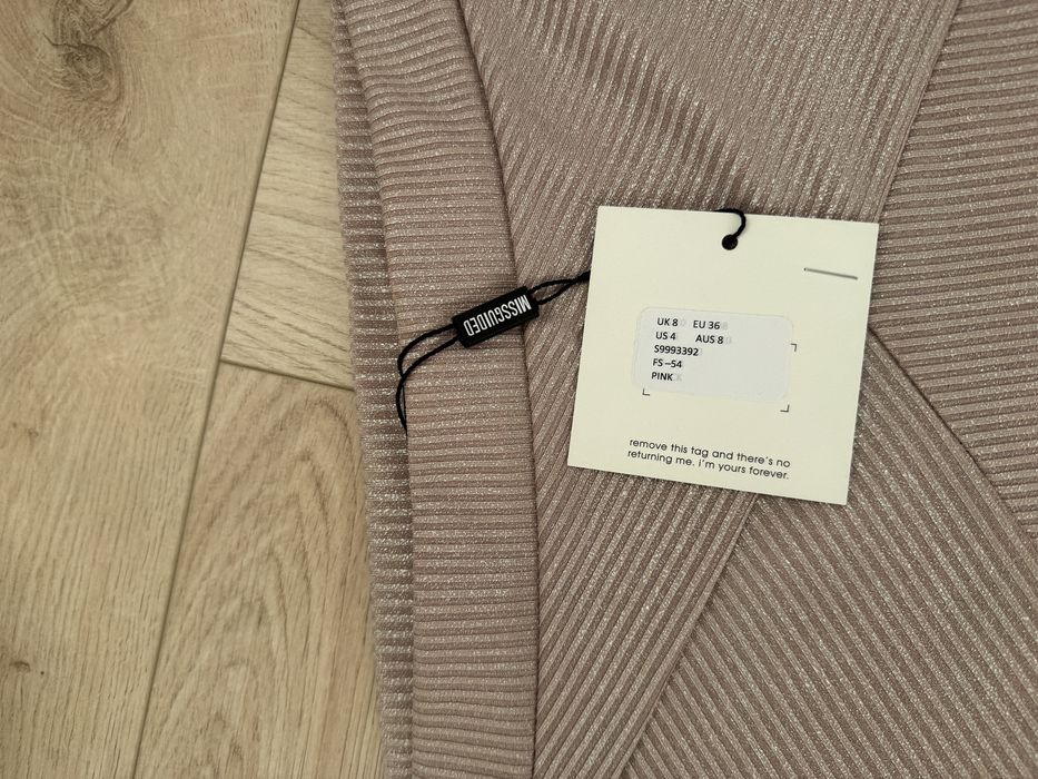 Spódnica pudrowa obcisla elastyczna blyszczaca S Missguided
