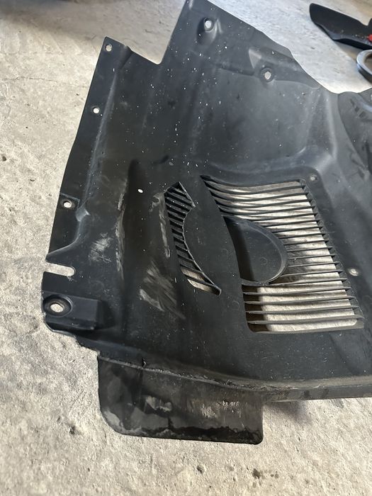 Підкрилок лівий, локер, дорестайл Tesla Model S, Розборка Тесла С