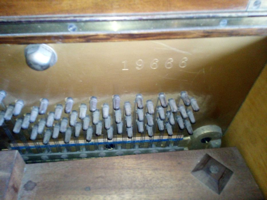 Німецьке фортепіано C.J.Quandt, Berlin – XIX ст.: 10 500 грн