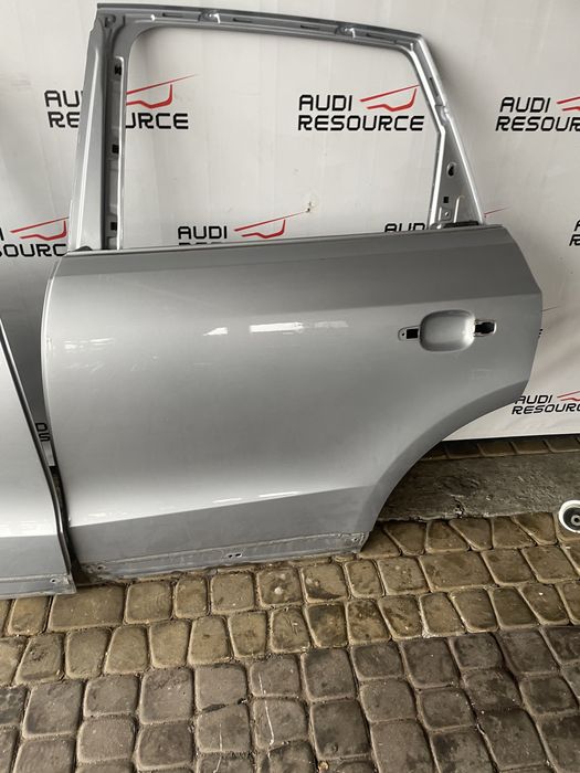 Двері передні двери Audi Q5 08-16 рік 8R0 дверь
