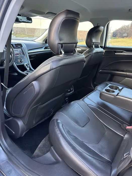 Ford Fusion Titanium      2014