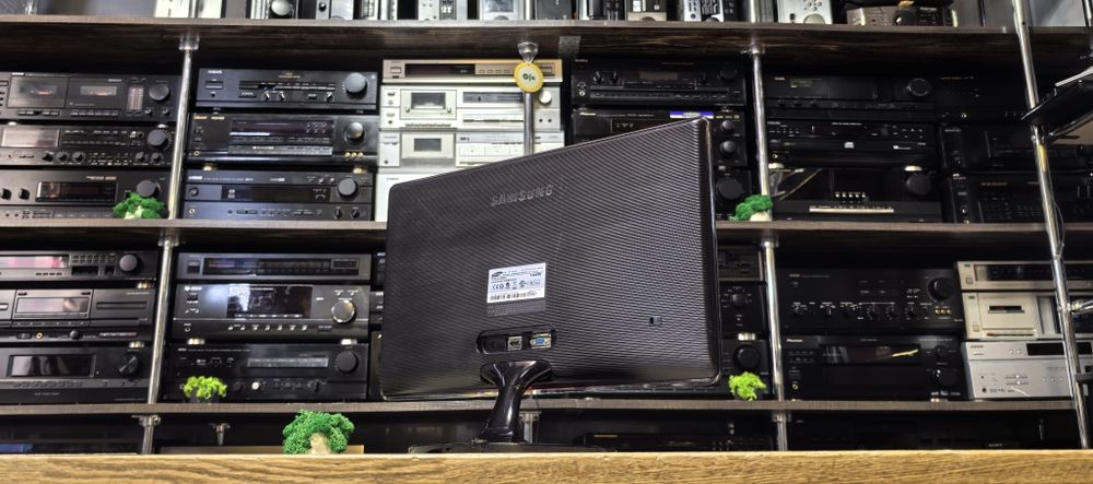 Монітор Samsung LB22A/HDMI /VGA/бж є