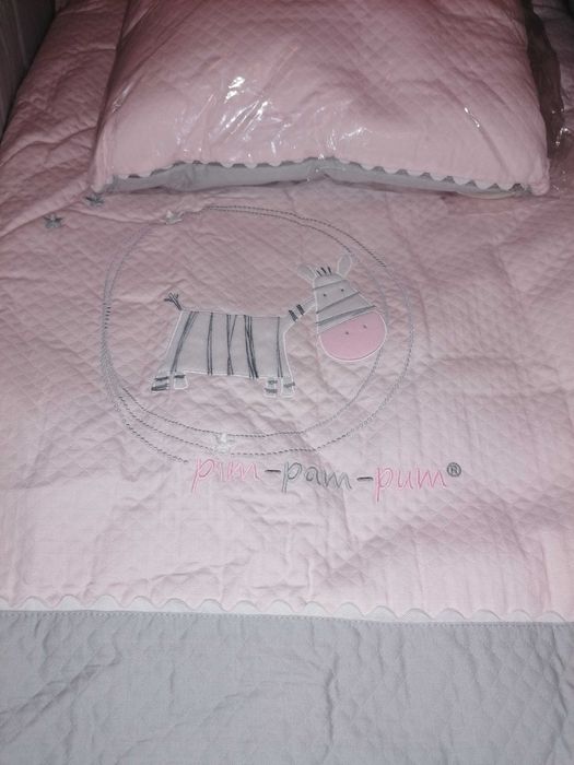 protetor de cama de bebé + edredão + almofada PIM PAM PUM