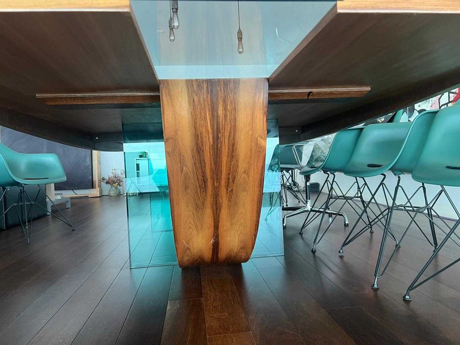 Mesa de jantar madeira maciça e vidro