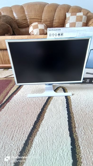 Монитор Samsung S24E391HL