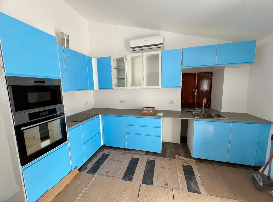 Montagens de mobiliário e cozinhas em geral.