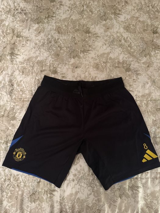 Conjunto Treino Oficial Manchester United Adidas (Camisola M + Calções L + 2 Cuecas XL) — NOVO