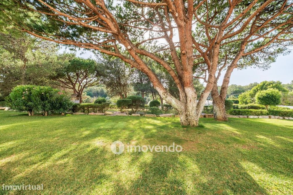 Apartamento T3 com estacionamento, no Condomínio Jardim da Lomba