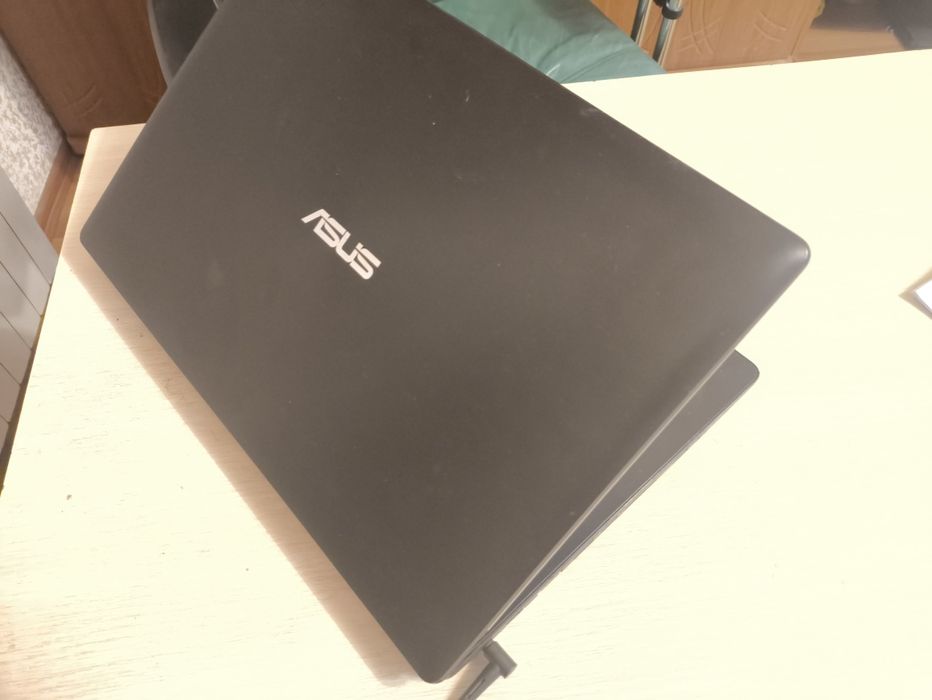 Сучасний ноутбук Asus Intel N3540 2,67GHz X4, 8GB, 128GB SSD, HDMI