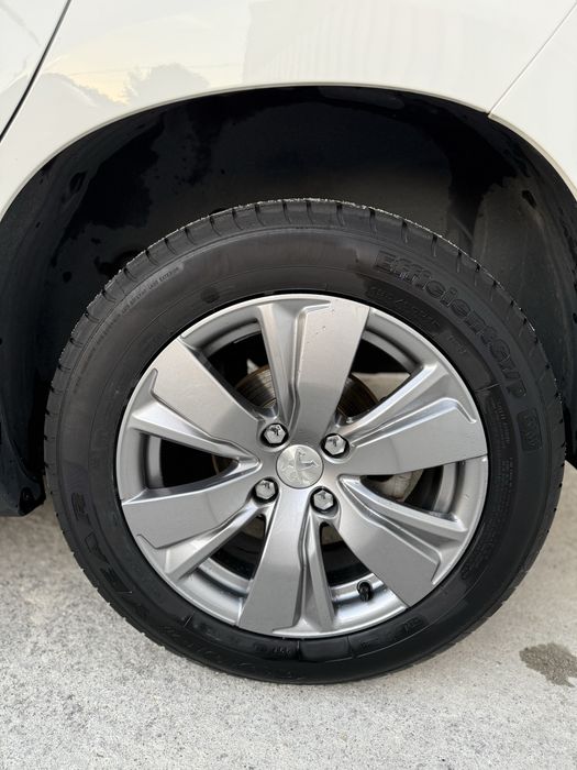 Peugeot 2008 - 1.2 PureTech