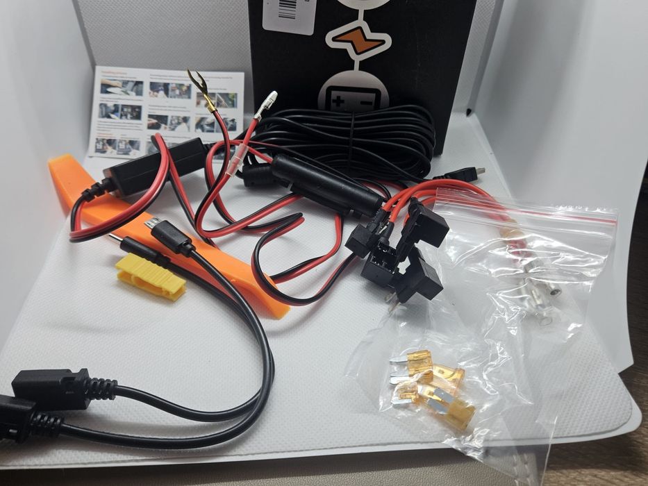 Zestaw hardwire do kamery samochodowej Mini USB 12V/24V → 5V 2A – NOWY