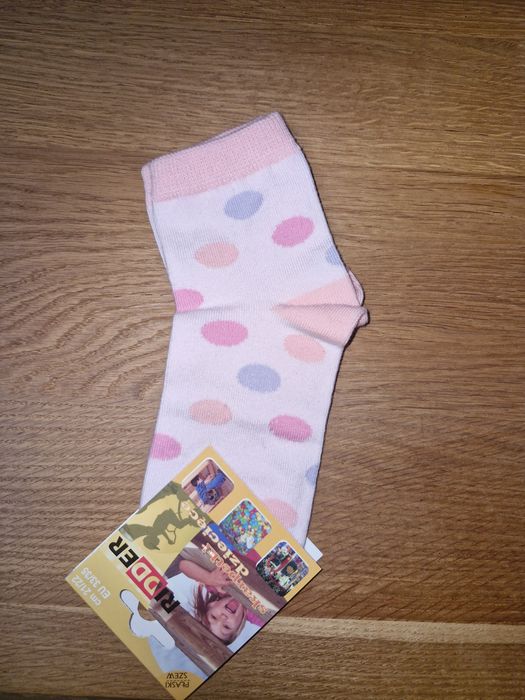 Skarpetki dziewczęce r. 33/35, nowe plus drugie  gratis