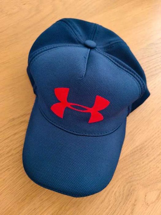Czapki chłopięce Under Armour + gratis