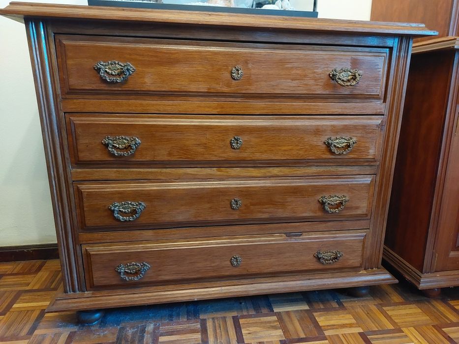 Vendo mobília de quarto antiga