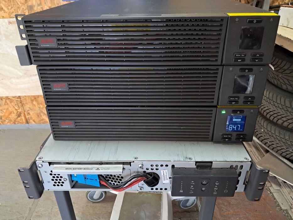 ДБЖ APC Easy UPS srv rm 3000VA