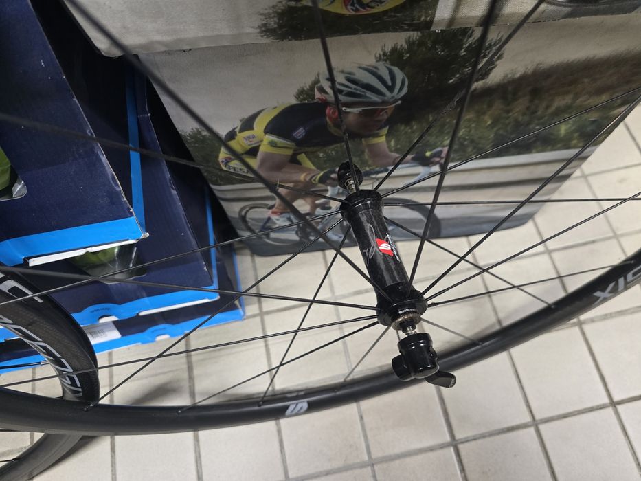 Rodas speedsix carbono estrada