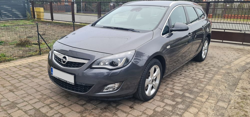 Opel Astra J 1.6t B+LPG 2012r, 2 komplety kół, 7lat jeden właściciciel