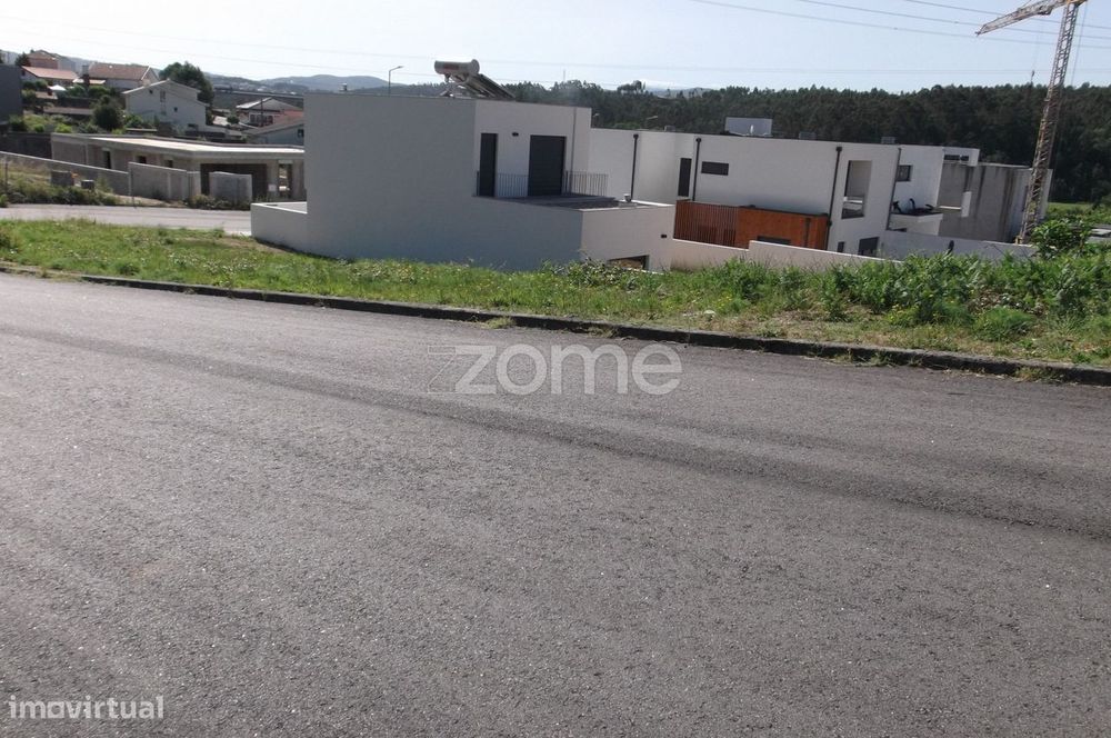 Terreno urbano no centro de Gião (Santa Maria da Feira)