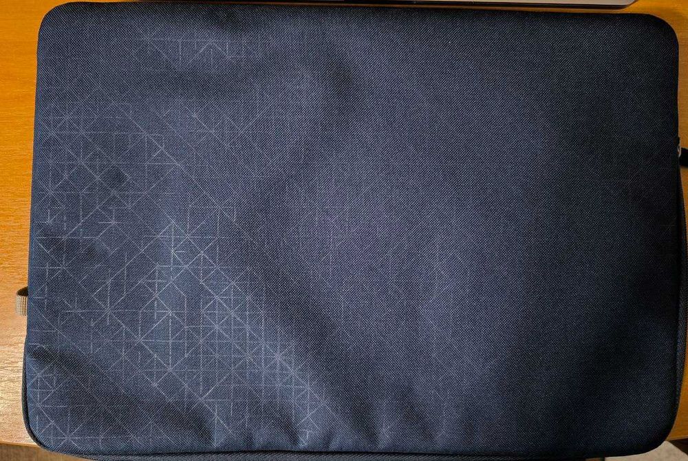 Продам новий чохол для ноутбука Case Logic Ibira Sleeve 15.6