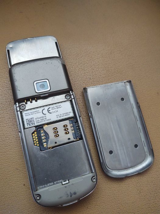 Nokia 8800 karbone