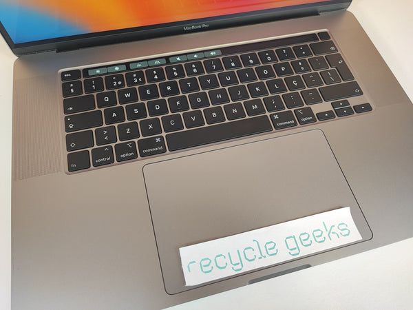 Apple Macbook Pro A2141 i9 9980HK 64GB RAM DDR4 1TB NVMe Teclado PT