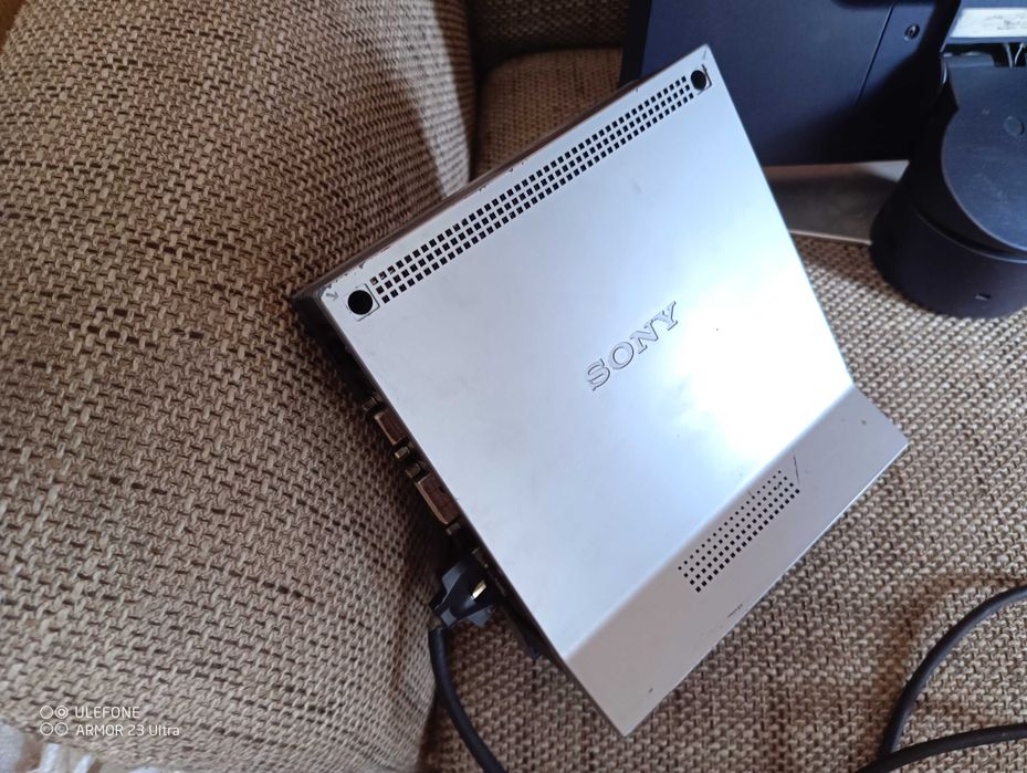 монитор Sony SDM-N80 с приставкой