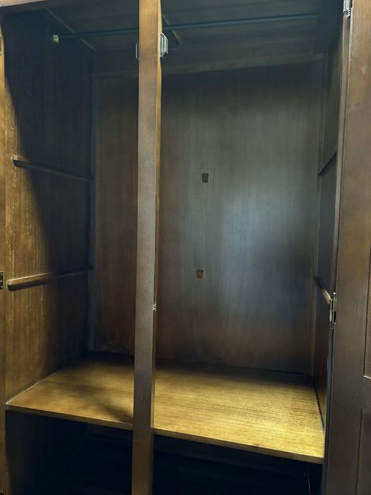 Vendo guarda fatos completamente novo