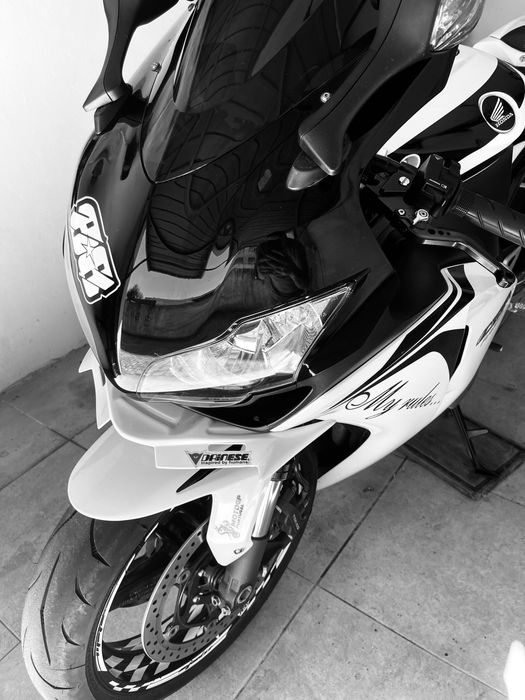 Honda cbr 1000 rr impecavel