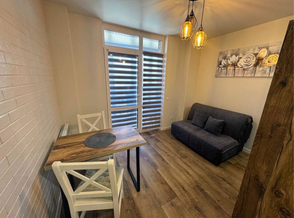 1-кімнатна квартира в самому центрі міста на 4 поверсі!