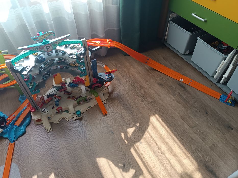 Трек,парковка Hot wheels